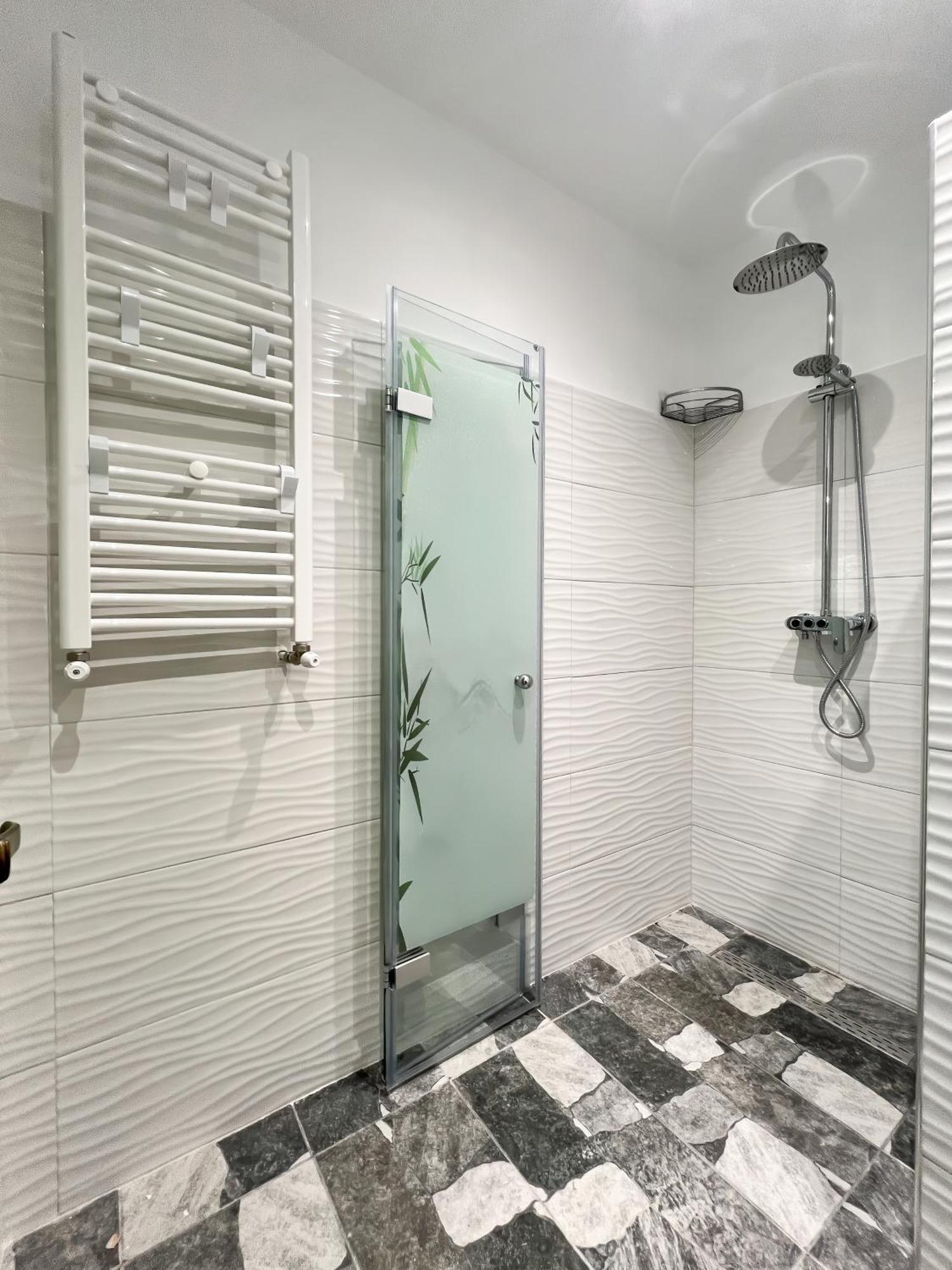 Sonia'S Skg 3 Bedroom Family Apartment - Near Metro سالونيك المظهر الخارجي الصورة
